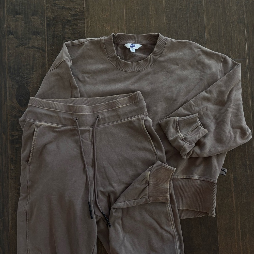 Brown Sweatshirt and Joggers Set